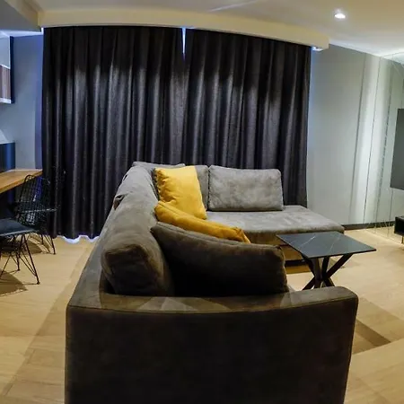 Hotel apartamentowy Nox Rezidans 4*